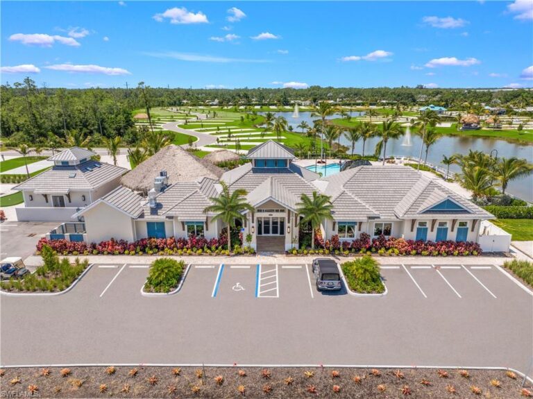 Realtor in Naples, FL